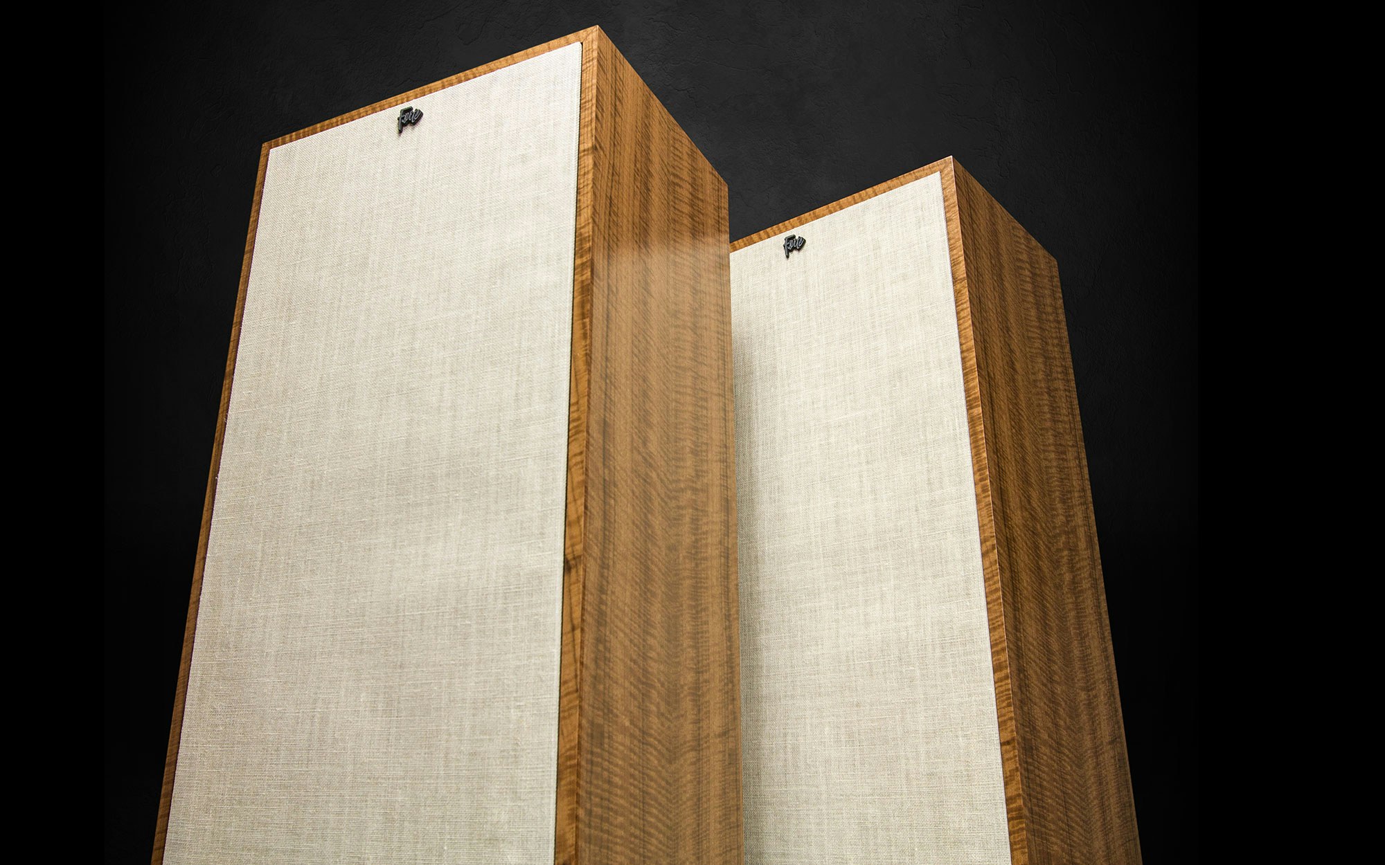 Two Forte III Walnuts with grilles